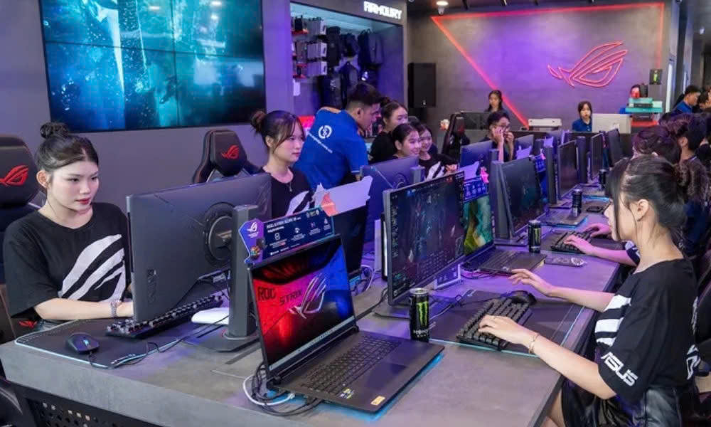 Asus Republic of Gamers mở cửa hàng đầu tiên tại Việt Nam